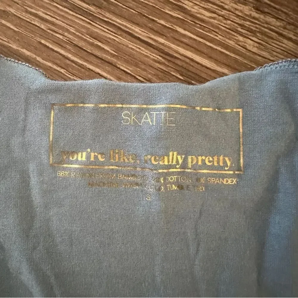 Skatie Long Sleeve Crop Top New